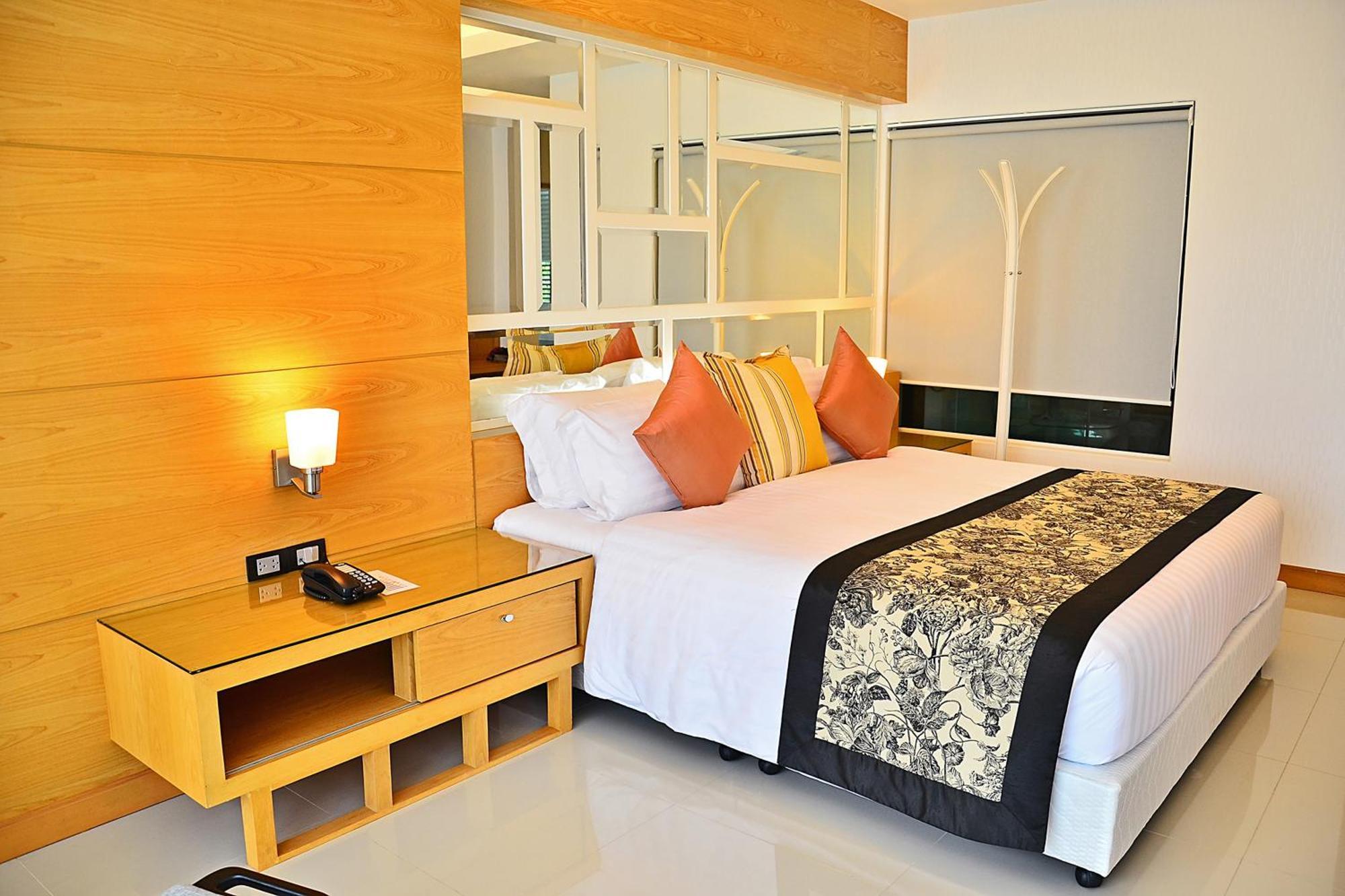 The Par Phuket Sha Plus Кату Екстериор снимка