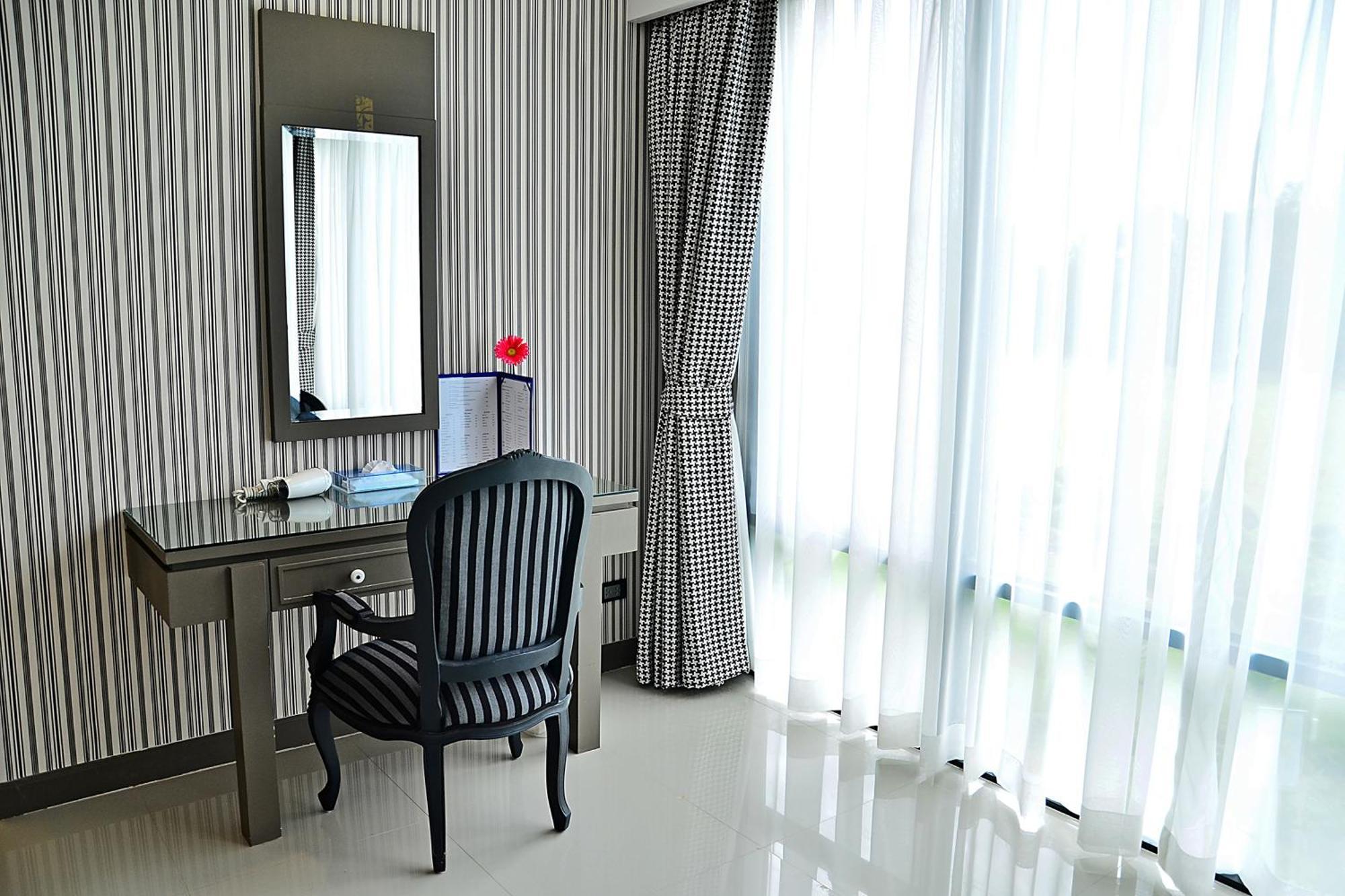The Par Phuket Sha Plus Кату Екстериор снимка